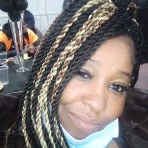 Meet your Posher, Crystal